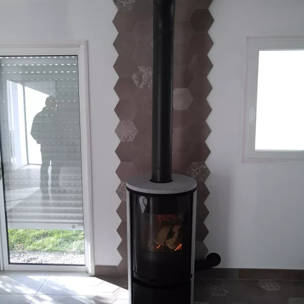 Réalisation d'un poêle à bois à Venansault par Déco'Styl