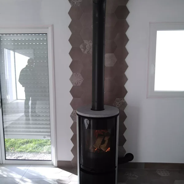 Réalisation d'un poêle à bois à Venansault par Déco'Styl