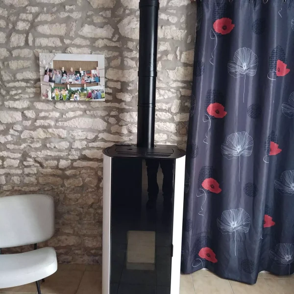 Réalisation d'un poêle à granulés à Venansault par Déco'Styl
