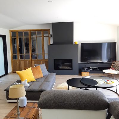 Réalisation d'une cheminée à Challans par Déco'Styl