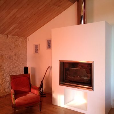 Réalisation d'une cheminée à Challans par Déco'Styl